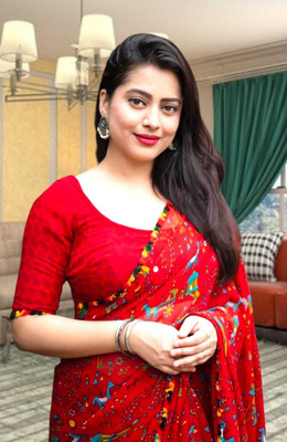 SIFAH FASHION Self Design Bollywood Georgette Saree(Red)