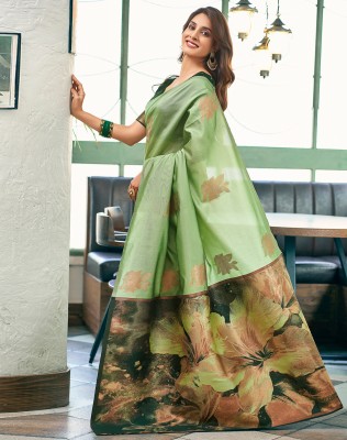 Siril Woven, Embellished, Self Design Banarasi Silk Blend, Jacquard Saree(Green, Multicolor)