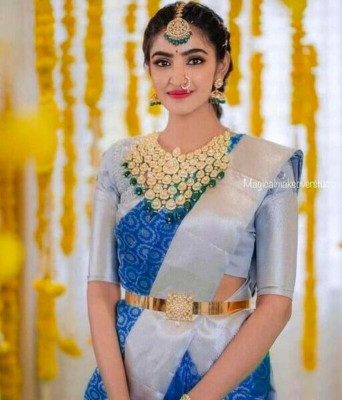 SHWENILA Solid/Plain Assam Silk Pure Silk Saree(Blue)