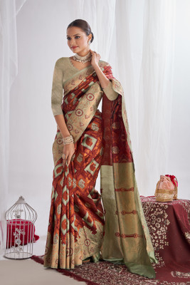 Madhav Creation Woven Banarasi Art Silk Saree(Maroon)