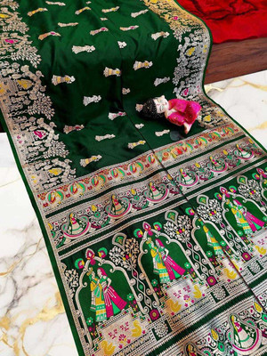 ISARA Embroidered Baluchari Art Silk Saree(Dark Green)