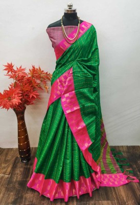 EN Creation Checkered, Embellished, Self Design, Temple Border, Woven Daily Wear Cotton Silk, Jacquard Saree(Green, Pink)