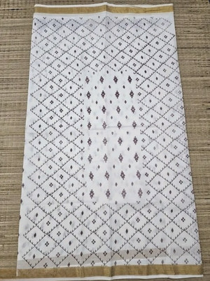 Moumita Printed Handloom Pure Cotton Saree(White, Gold)