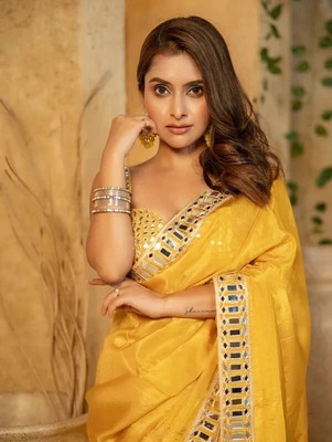 AVIRAT DESIGNER STUDIO Embellished Banarasi Silk Blend Saree(Yellow)
