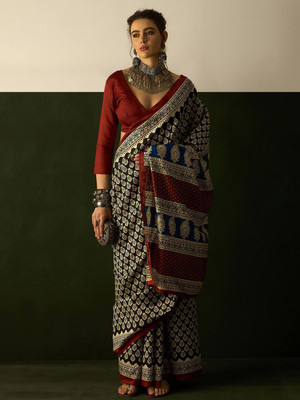 Sangria Printed Daily Wear Silk Blend Saree(Black)