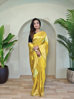 Divastri Embellished, Self Design Daily Wear Silk Blend Saree(Yellow)