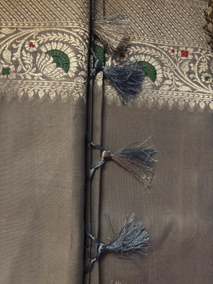 Sanskriti Drapes Embroidered Handloom Organza Saree(Grey)