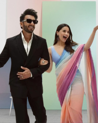 Jayu Tie-Dye Leheria Georgette Saree(Light Blue)