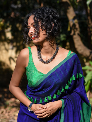 Suta Self Design Handloom Cotton Blend Saree(Blue)