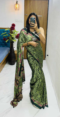 Vihan Fab Surat Woven Kalamkari Jacquard Saree(Green)