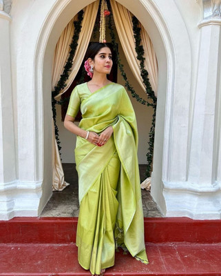 KH Enterprise Self Design Bollywood Silk Blend Saree(Light Green)