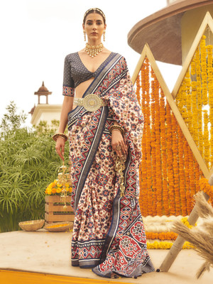 Tasrika Printed Patola Silk Blend Saree(Cream)