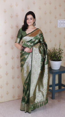 Plothah: Woven, Self Design Banarasi Pure Silk Saree(Green)