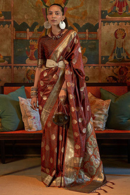 Vichitra Woven, Self Design Banarasi Silk Blend, Jacquard Saree(Brown)