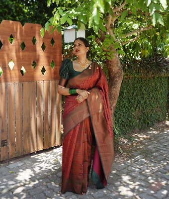 Begum Collection Self Design Kanjivaram Art Silk Saree(Maroon)