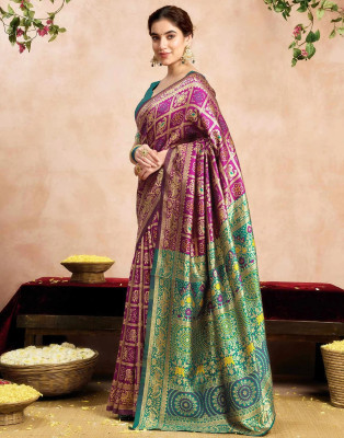 WILLMAKE Printed, Applique, Embellished, Floral Print, Woven Bollywood Jacquard, Art Silk Saree(Purple)