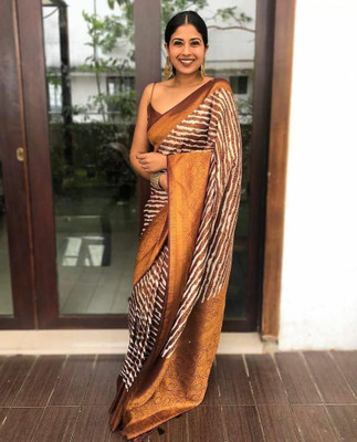 Bermondsey Self Design Banarasi Silk Blend Saree(Maroon)