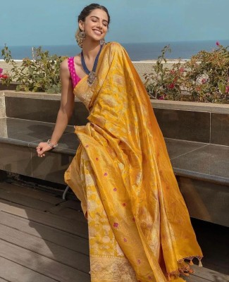 Aayna Store Striped Banarasi Jacquard Saree(Yellow)