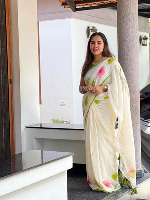 VK Enterprise Floral Print Daily Wear Linen Saree(White)