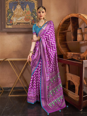 Elora Woven Patola Silk Blend Saree(Magenta)