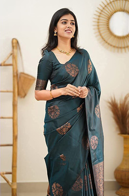 HanumanteFab Woven, Self Design, Striped Kanjivaram Art Silk, Pure Cotton Saree(Red)