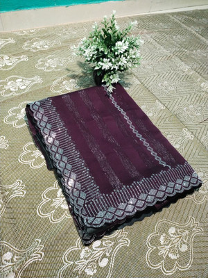 Thummar Embellished Handloom Satin Saree(Purple)