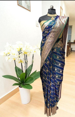 SH Noor saree Floral Print Banarasi Handloom Silk Blend Saree(Blue)