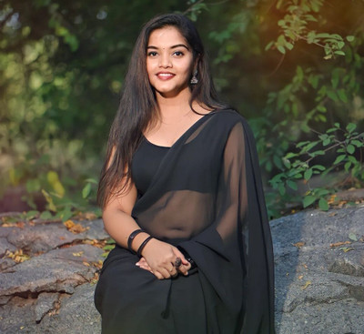 kashvi sarees Solid/Plain Bollywood Georgette Saree(Black)