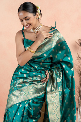 SUBHAM Woven, Embellished Kanjivaram Silk Blend Saree(Green, Gold)