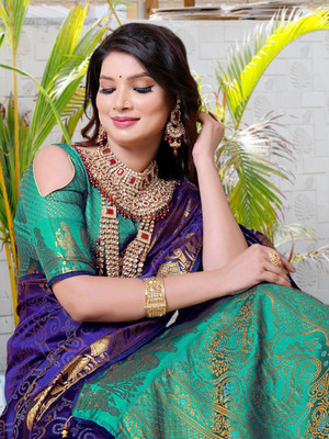 jayant creation Printed Patola Silk Blend Saree(Blue)