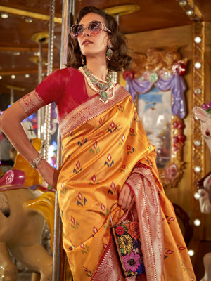 Divastri Woven Banarasi Silk Blend Saree(Yellow)