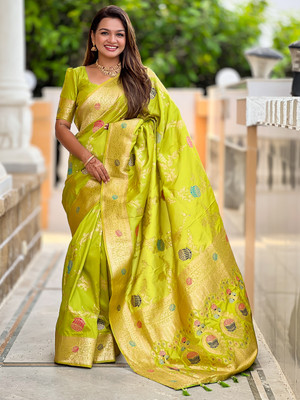 Nayanthara Trends Woven Banarasi Silk Blend Saree(Green)
