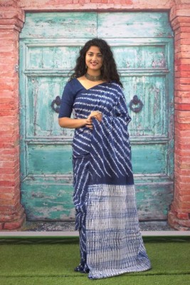 NIKHILAM Blocked Printed, Checkered, Printed, Dyed, Floral Print, Self Design, Digital Print Daily Wear Pure Cotton Saree(Blue, White)