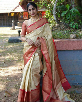 KP CREATION Self Design Bollywood Jacquard Saree(Gold)