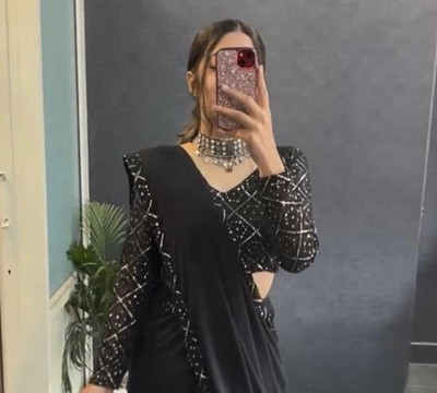 tapovan fashion Solid/Plain Bollywood Chiffon Saree(Black)