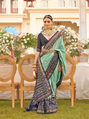 AKSHAR PATRON ENTERPRISE Woven Patola Silk Blend Saree(Light Green)