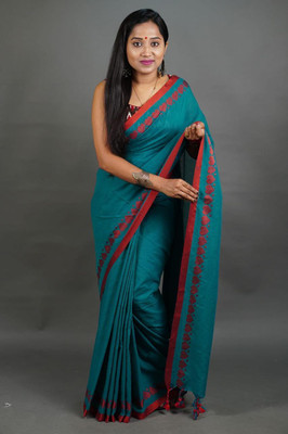 Balika bodhu Solid/Plain Handloom Pure Cotton Saree(Green, Red)