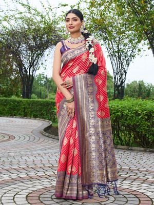 Gariya Fab Embellished Kanjivaram Silk Blend Saree(Red)