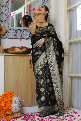 SUBHAM Printed Banarasi Silk Blend Saree(Black, Gold)