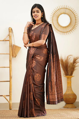 Divastri Woven Banarasi Silk Blend Saree(Brown)