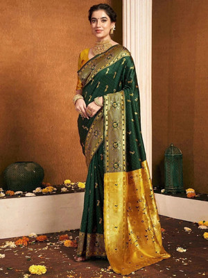 Parangi-A planet of style Woven Paithani Cotton Silk Saree(Green, Yellow)