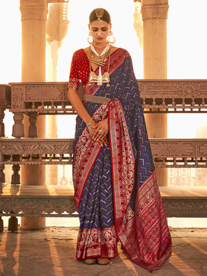 Tasrika Woven Patola Silk Blend Saree(Dark Blue)