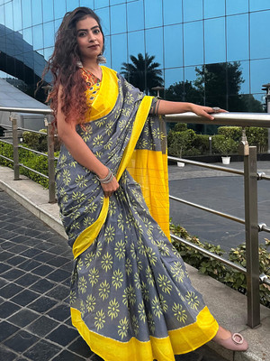 Divastri Printed Ikkat Cotton Blend Saree(Grey, Yellow)