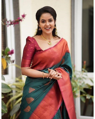 kanchivastra Checkered, Woven, Self Design Banarasi Pure Silk Saree(Dark Green, Red)