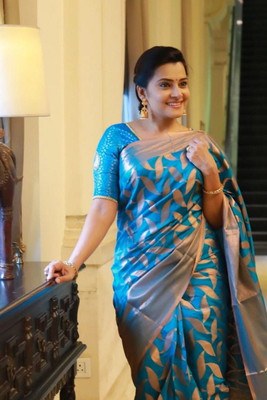 LUGABH Self Design Kanjivaram Pure Silk Saree(Light Blue)