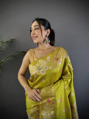 ISARA Floral Print Banarasi Art Silk Saree(Black)