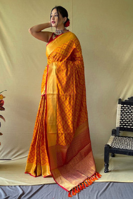SICHYAH Woven Patola Pure Silk Saree(Mustard)