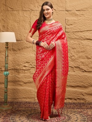 Vichitra Woven, Self Design Banarasi Silk Blend, Jacquard Saree(Red)