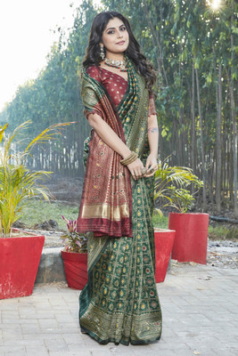 Houri Fab Woven Banarasi Cotton Silk Saree(Green)