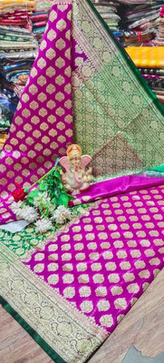 Ruhis collection Self Design Banarasi Silk Blend Saree(Green, Pink)